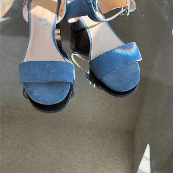 Liz Claiborne blue Suede Sandals - Picture 5 of 9